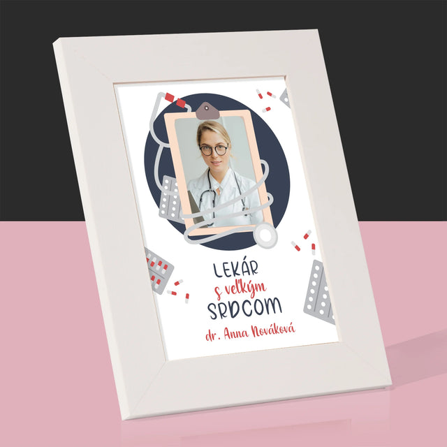 Fotografia A Podpis: Lekár S Veľkým Srdcom - Rámček Na Fotografiu (Vertikálne)