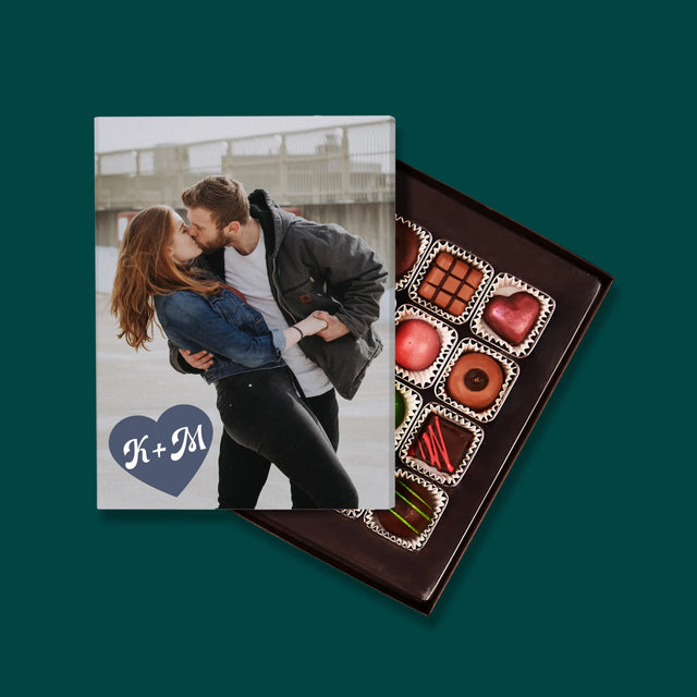 Fotokoláž: Iniciály Srdce - Pralinky