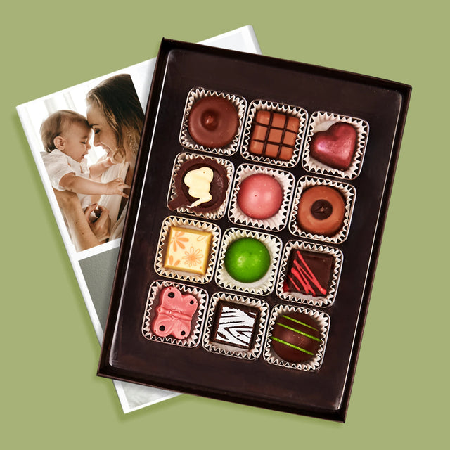 Fotokoláž: Prvý Deň Matiek - Pralinky