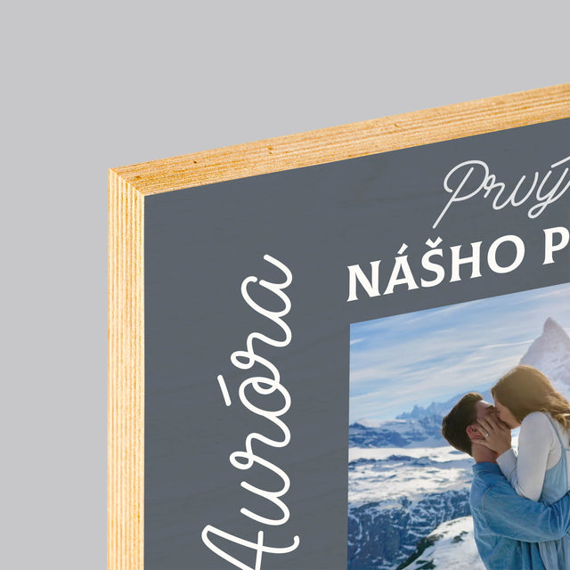 Fotografia A Podpis: Prvý Deň Nášho Príbehu - Tlač Na Drevo (Vertikálne)