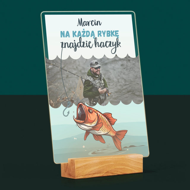 Fotografia A Podpis: Nájde Háčik - Tlač Na Akrylové Sklo (Vertikálne)