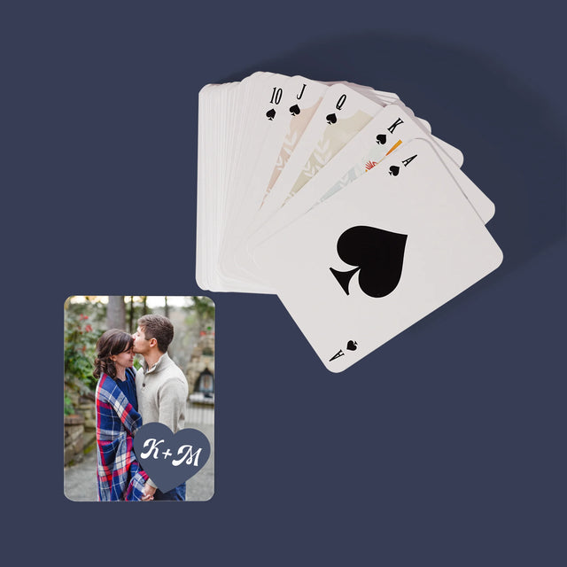 Fotokoláž: Iniciály Srdce - Hracie Karty