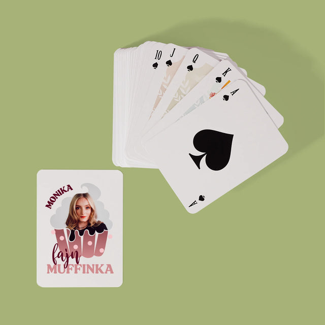 Fotografia A Podpis: Fajn Muffinka - Hracie Karty
