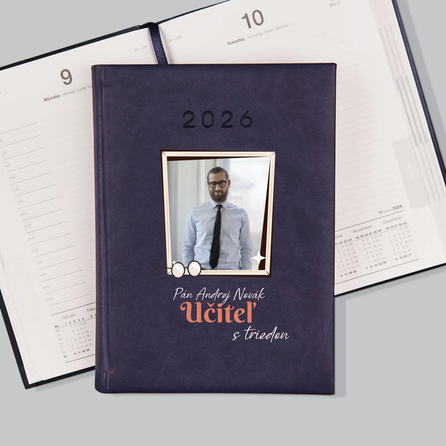 Fotografia A Podpis: Učiteľ S Triedou - Knižný Kalendár