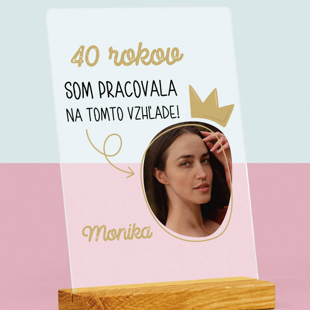 Fotografia A Podpis: Na Tomto Vzhľade Som Pracovala 40 Rokov - Tlač Na Akrylové Sklo