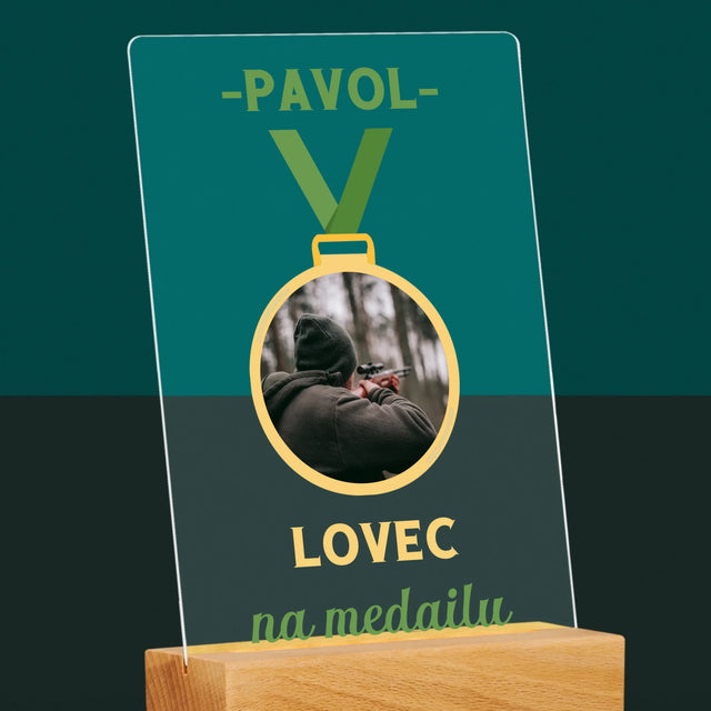 Fotografia A Podpis: Lovec Na Medailu - Tlač Na Akrylové Sklo
