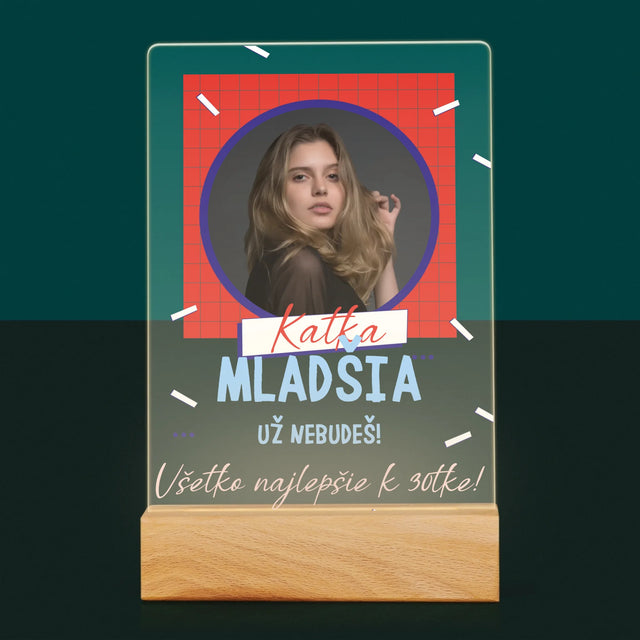 Fotografia A Podpis: Mladšia Už Nebudeš - Tlač Na Akrylové Sklo