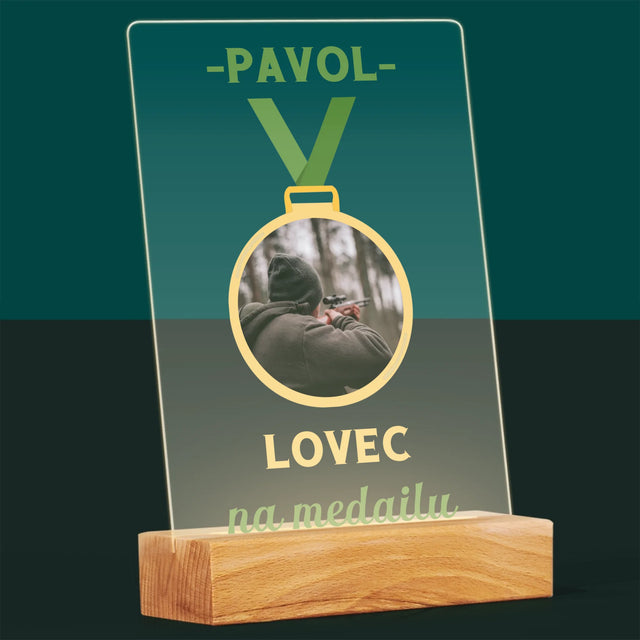 Fotografia A Podpis: Lovec Na Medailu - Tlač Na Akrylové Sklo