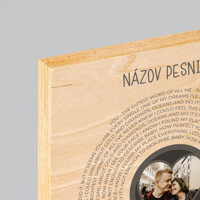 Fotografia A Podpis: Naša Pesnička S Textom - Tlač Na Drevo (Vertikálne)