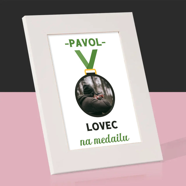 Fotografia A Podpis: Lovec Na Medailu - Rámček Na Fotografiu (Vertikálne)