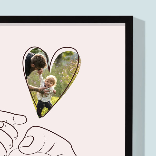 Fotografia A Podpis: Ocko Dieťa Rúčka - Zarámováná Tlač 30X40 (Vertikálne)