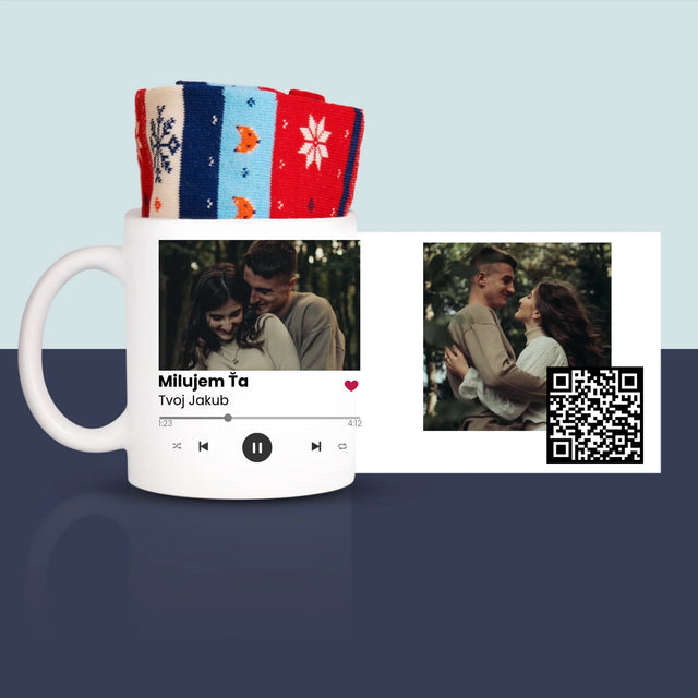 Fotografia A Podpis: Spotify S Qr Kódom - Zimné Ponožky V Hrnčeku