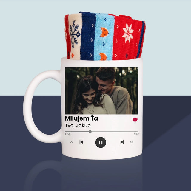 Fotografia A Podpis: Spotify S Qr Kódom - Zimné Ponožky V Hrnčeku