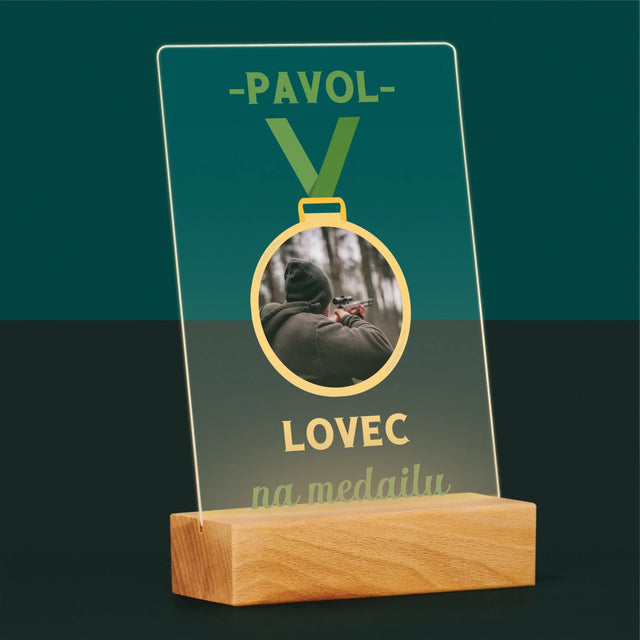Fotografia A Podpis: Lovec Na Medailu - Tlač Na Akrylové Sklo 