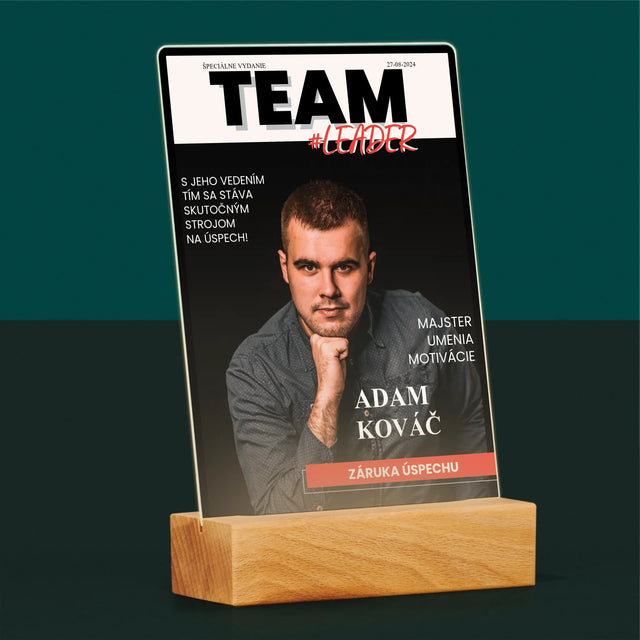 Obálka Časopisu: Team Leader - Tlač Na Akrylové Sklo 