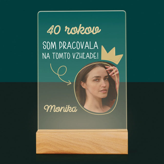 Fotografia A Podpis: Na Tomto Vzhľade Som Pracovala 40 Rokov - Tlač Na Akrylové Sklo 