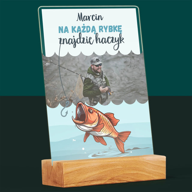 Fotografia A Podpis: Nájde Háčik - Tlač Na Akrylové Sklo (Vertikálne)