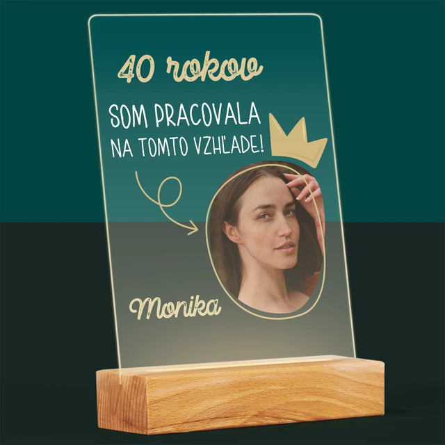 Fotografia A Podpis: Na Tomto Vzhľade Som Pracovala 40 Rokov - Tlač Na Akrylové Sklo 