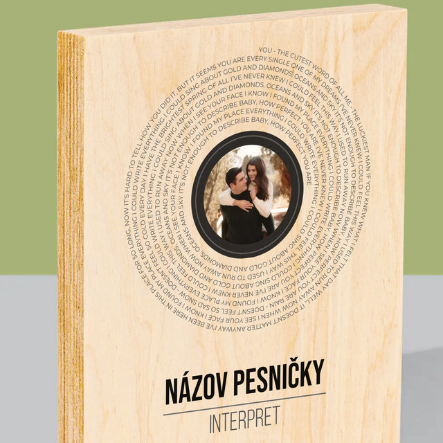 Fotografia A Podpis: Text Piesničky Na Cd-Čku - Tlač Na Drevo (Vertikálne)