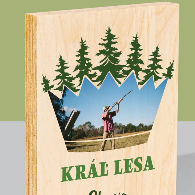 Tvar Z Fotografií: Kráľ Lesa - Tlač Na Drevo (Vertikálne)