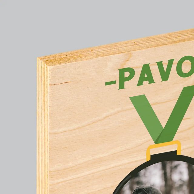 Fotografia A Podpis: Lovec Na Medailu - Tlač Na Drevo (Vertikálne)