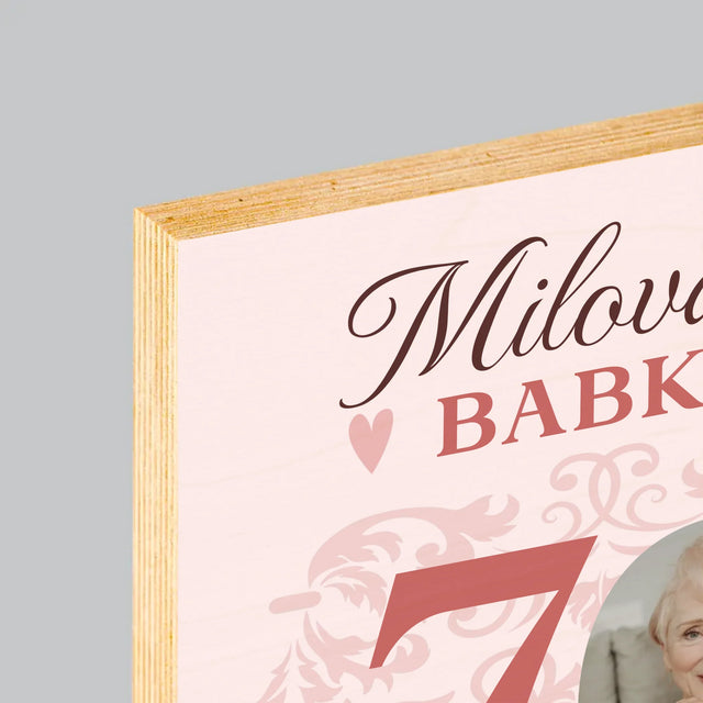 Fotografia A Podpis: Milovanej Babke, Všetko Najlepšie - Tlač Na Drevo (Vertikálne)