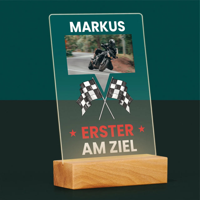 Zdjęcie I Podpis: Pierwszy Na Mecie - Wydruk Na Szkle Akrylowym | DE