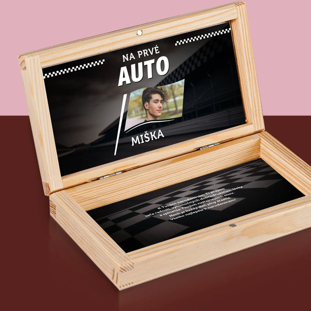 Fotografia A Podpis: Na Prvé Auto - Krabička Na Peniaze